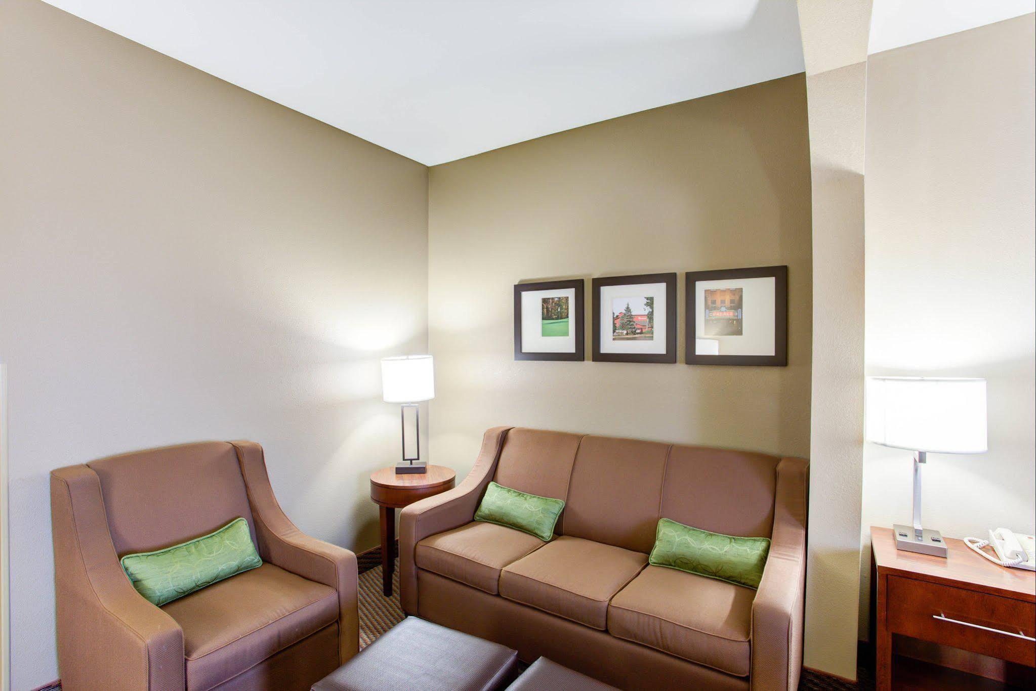 Comfort Suites Кроссвилл Экстерьер фото