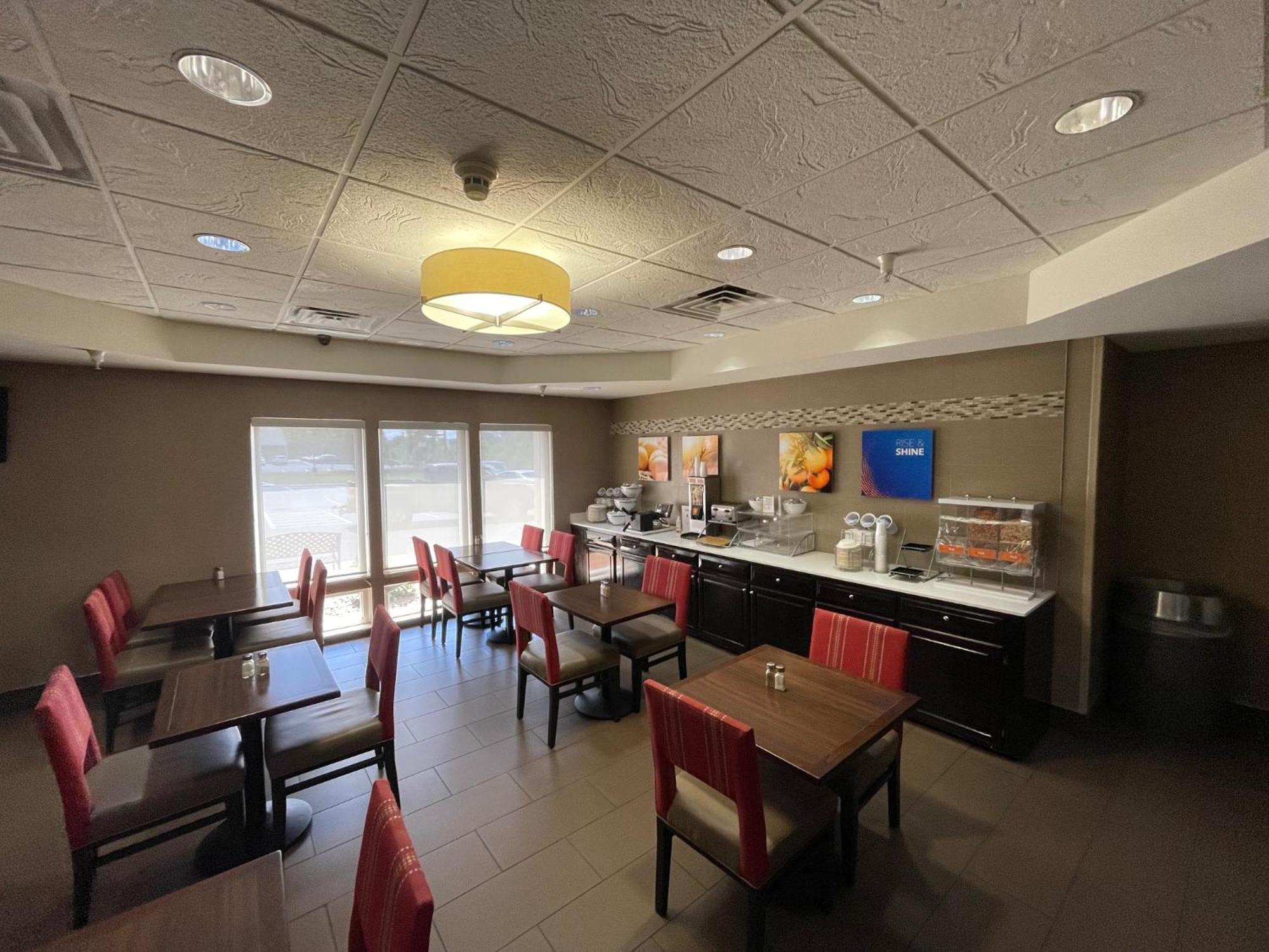Comfort Suites Кроссвилл Экстерьер фото