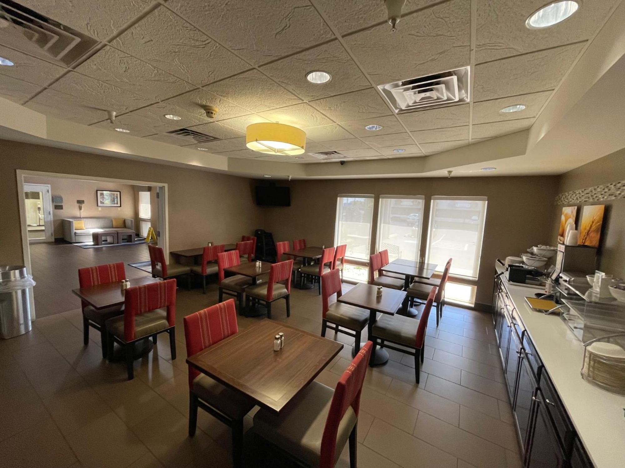 Comfort Suites Кроссвилл Экстерьер фото
