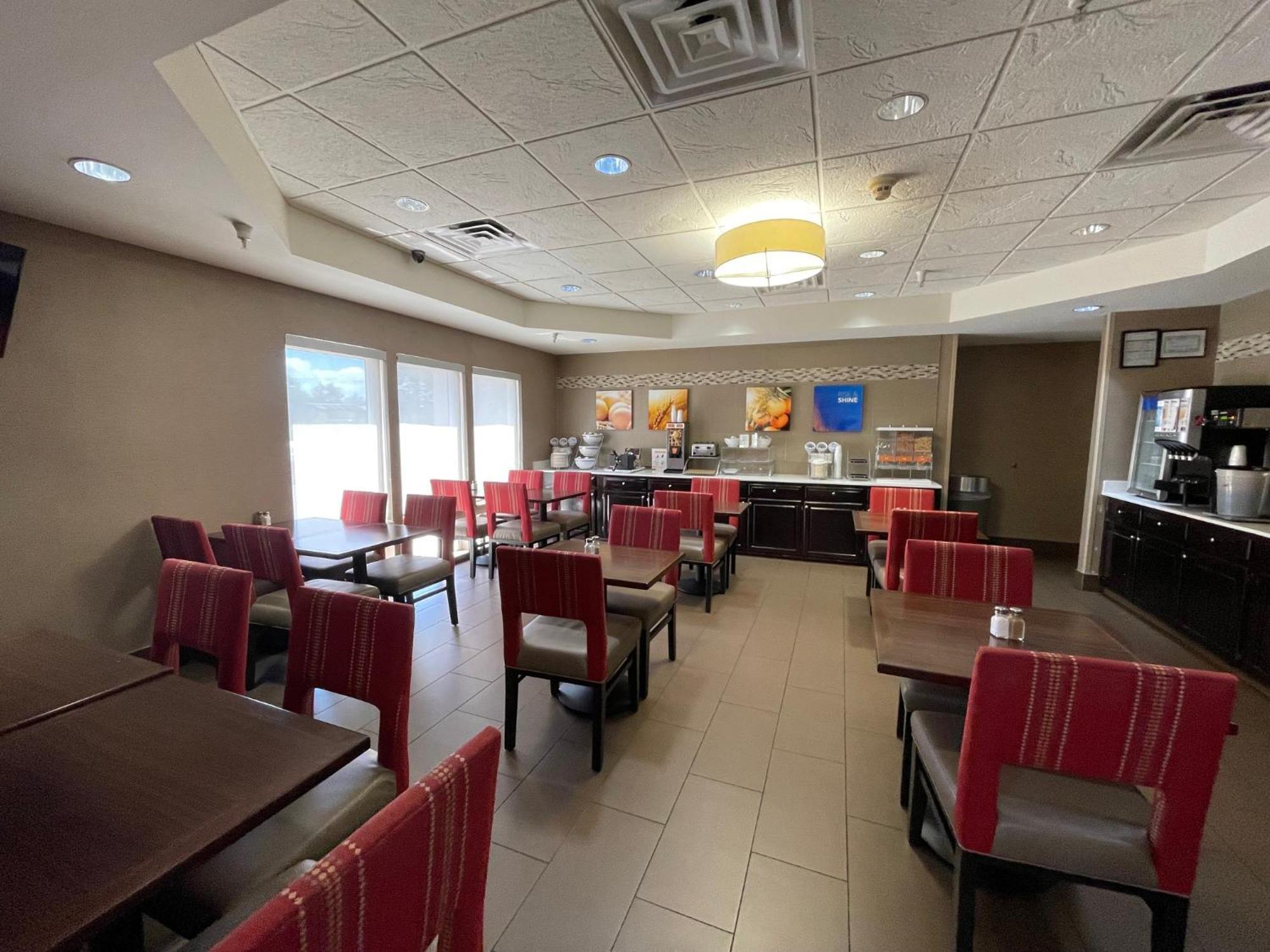 Comfort Suites Кроссвилл Экстерьер фото