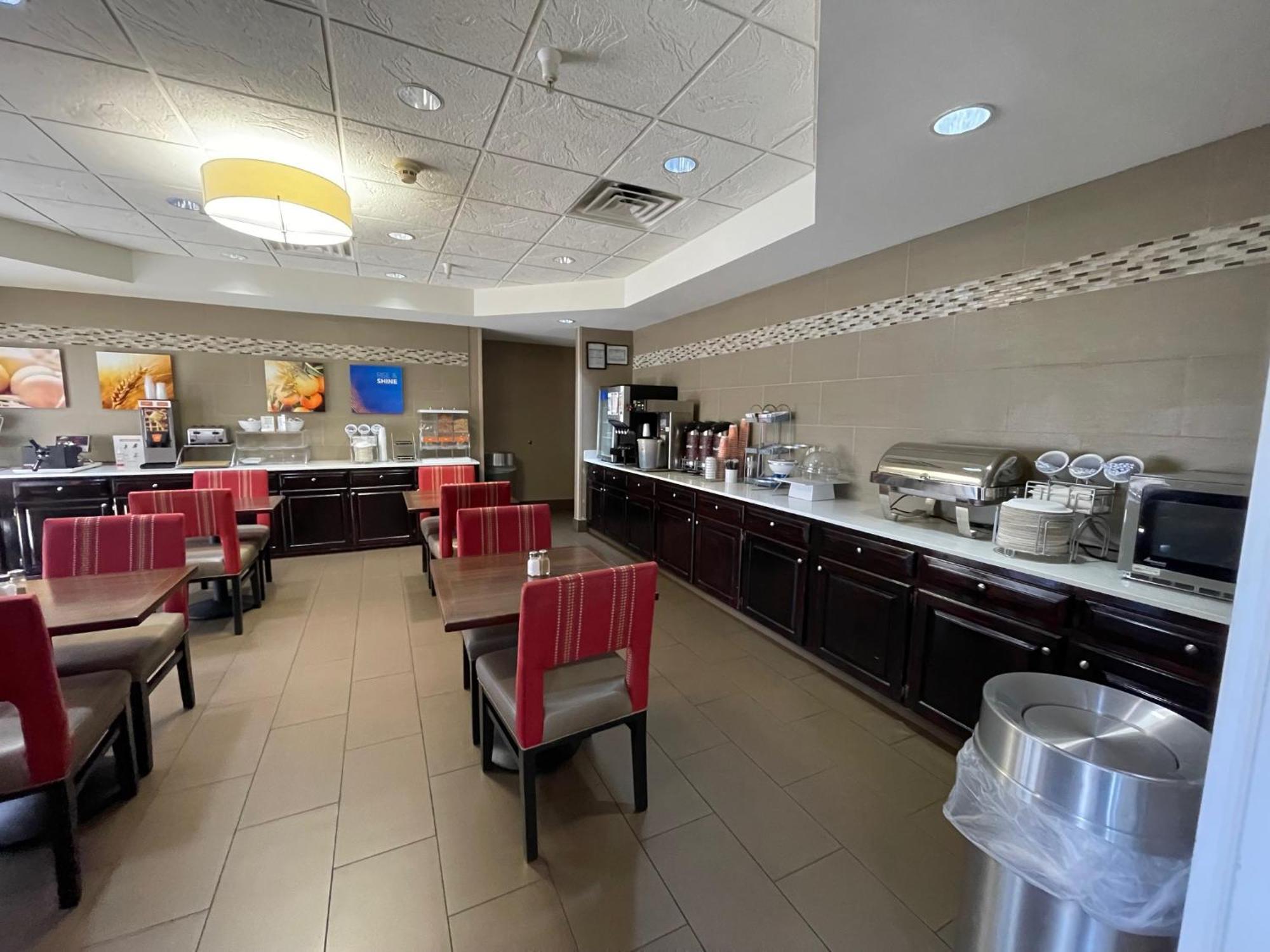 Comfort Suites Кроссвилл Экстерьер фото