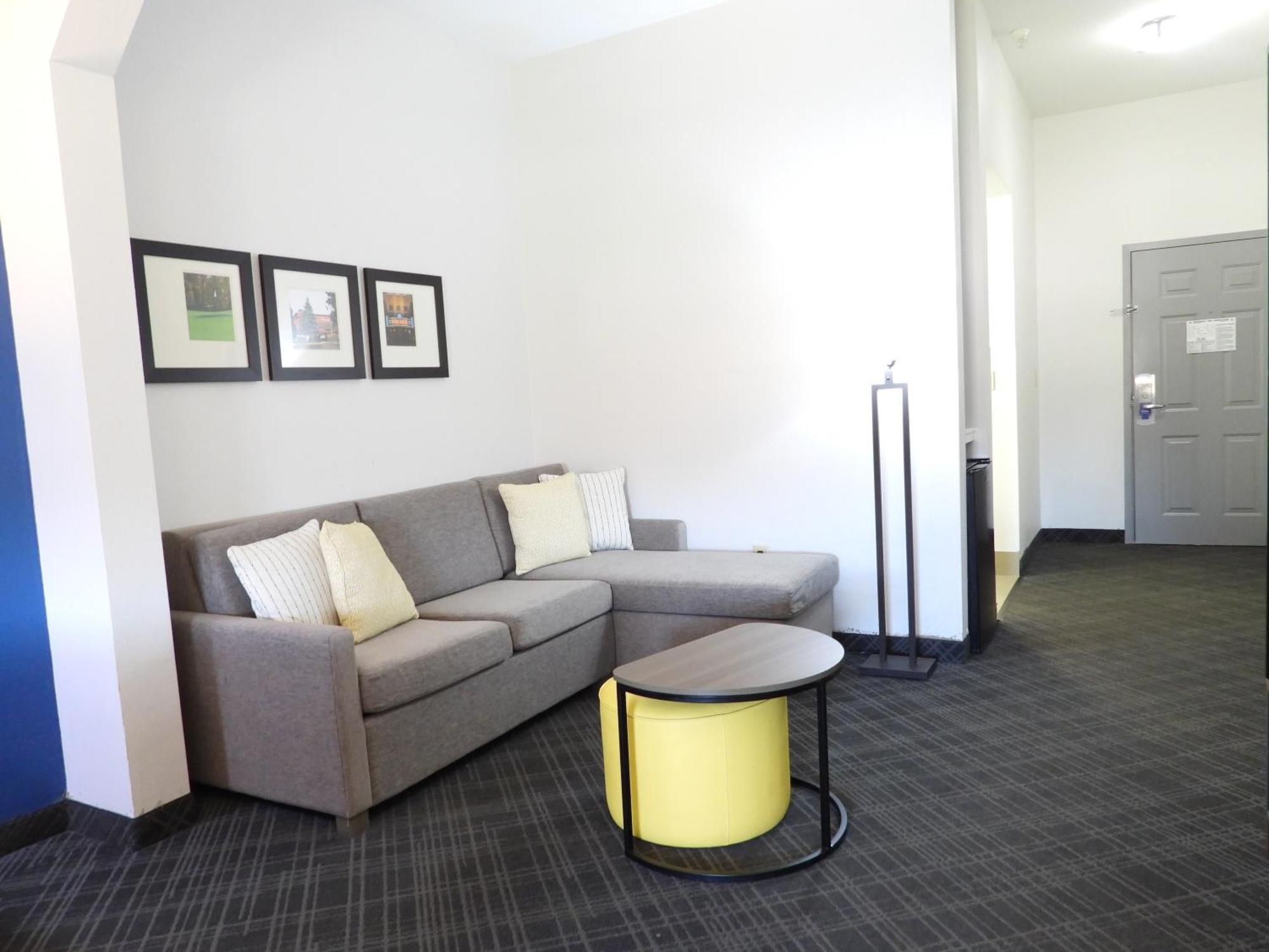 Comfort Suites Кроссвилл Экстерьер фото