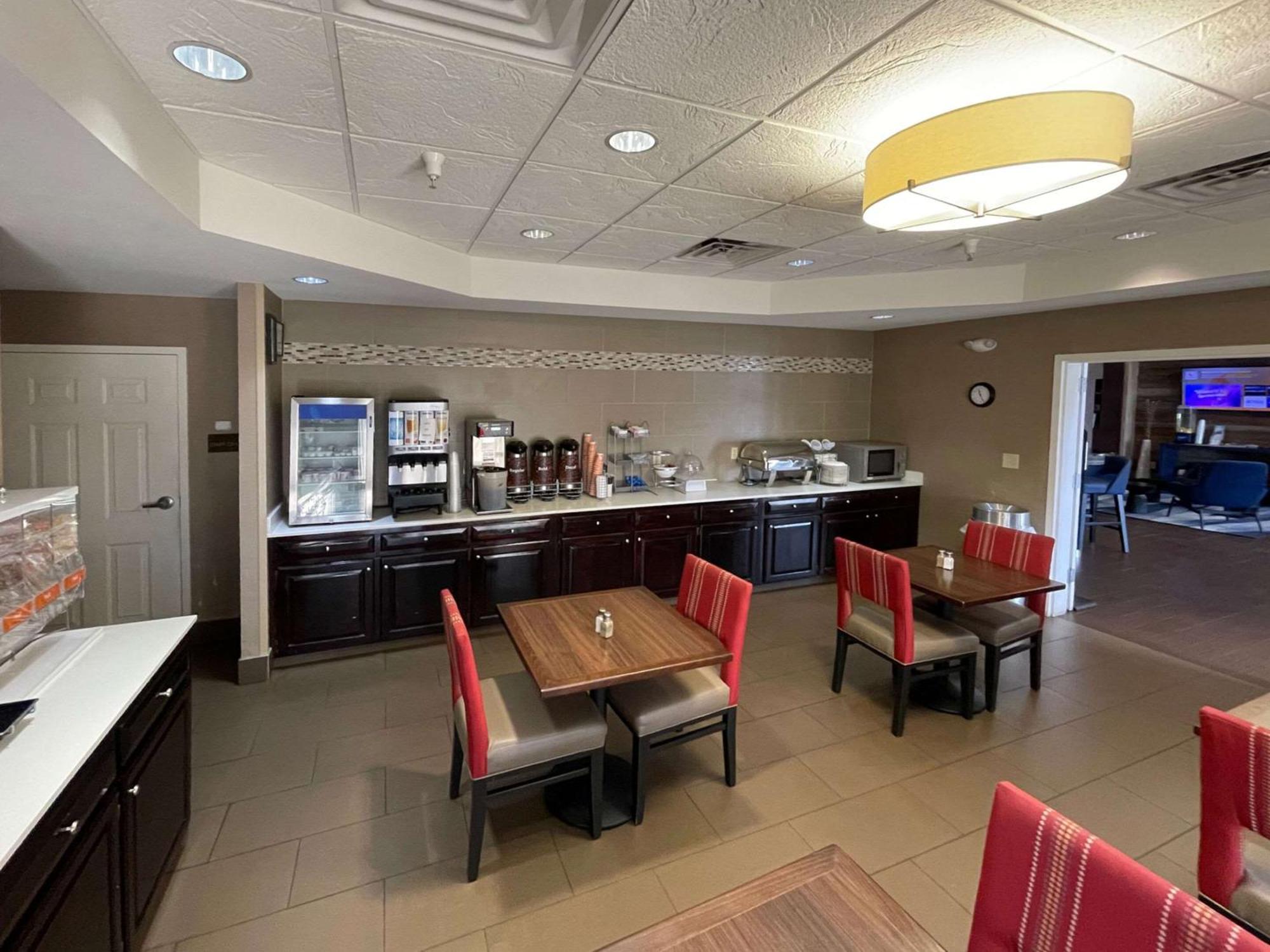 Comfort Suites Кроссвилл Экстерьер фото